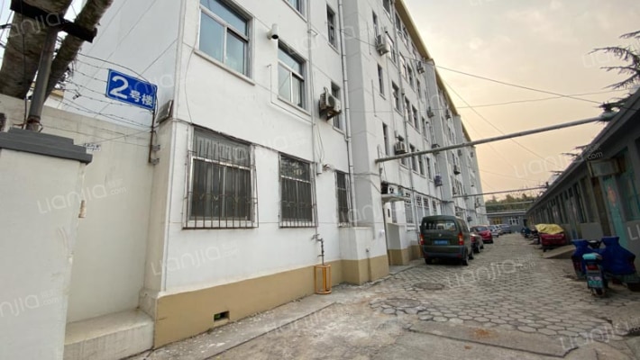 交通局家属楼外景图