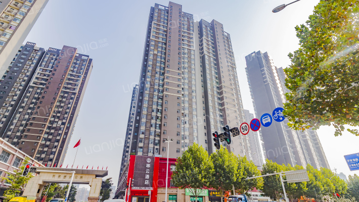 铁机盛世家园外景图