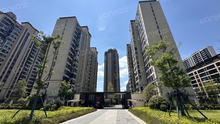 地铁中建玖樾府外景图