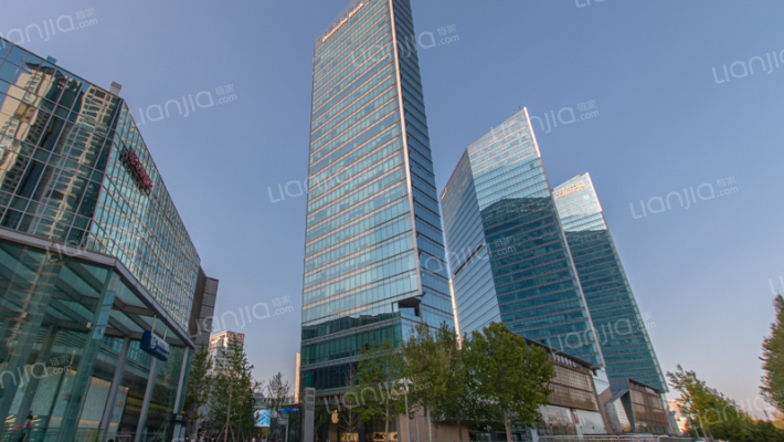 华贸中心外景图