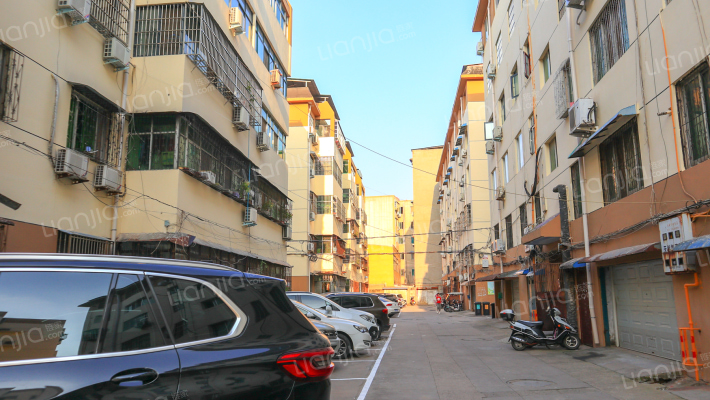 花园新村外景图