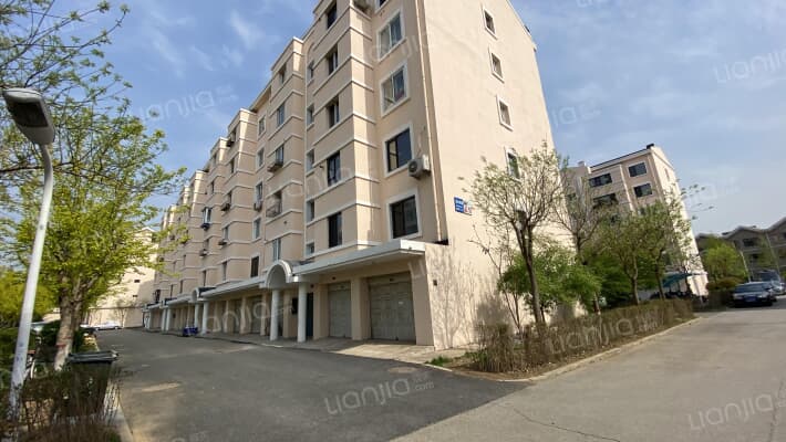 东油馨村外景图