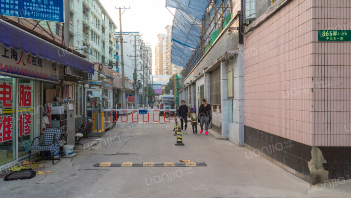 上农二小区外景图