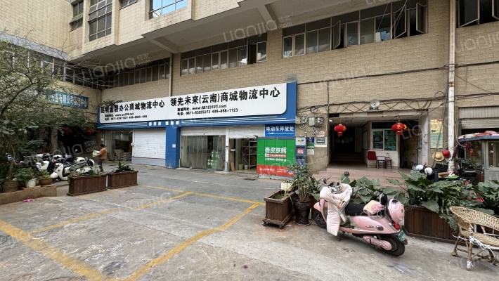 富春大厦外景图