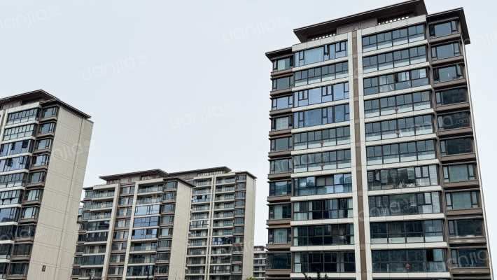 中南君启外景图