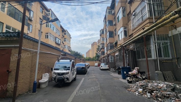 油脂公司家属院外景图