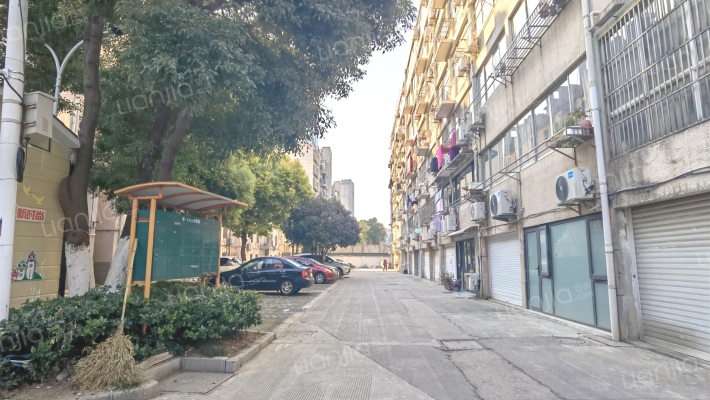 塘前村小区外景图