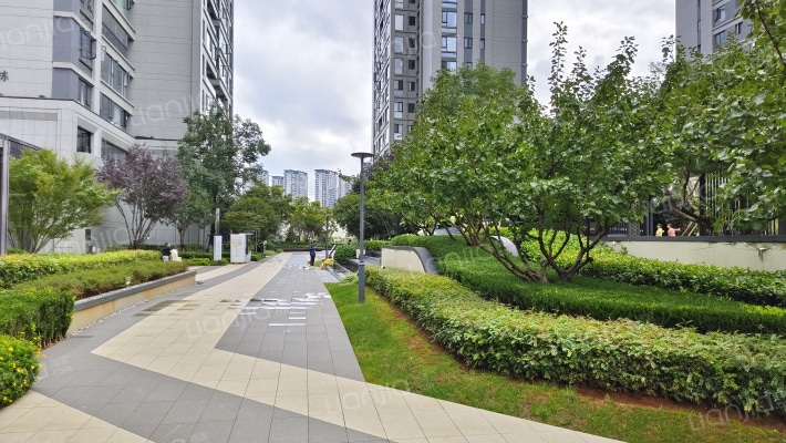 昆明融创文旅城花语海南区外景图