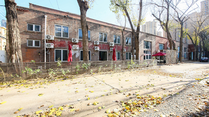 东朝时代外景图