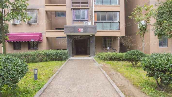 黄大仙路13号住宅楼外景图