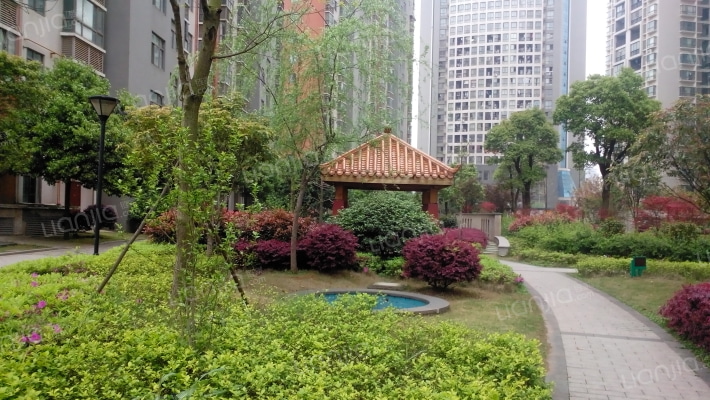 德庆水韵山城外景图