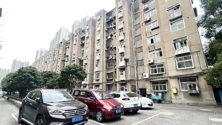 二汽仪表家属院外景图