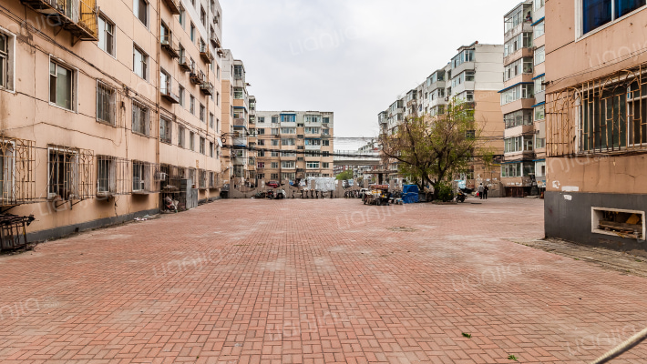 宏伟宿舍外景图