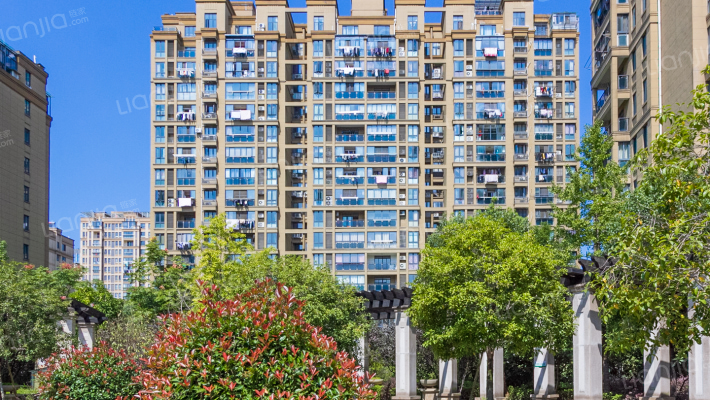 骏浩华庭外景图