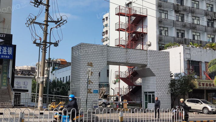 边检小区外景图