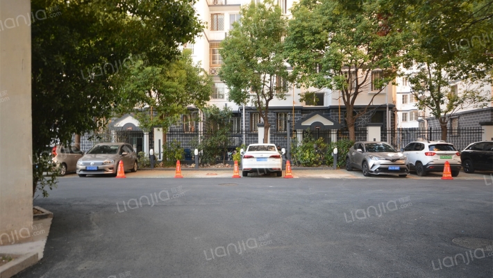 东方花苑外景图