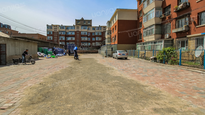 东煤宿舍外景图