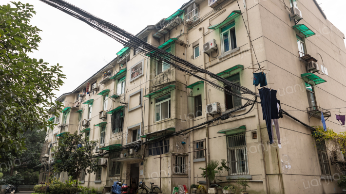 彩霞新村外景图