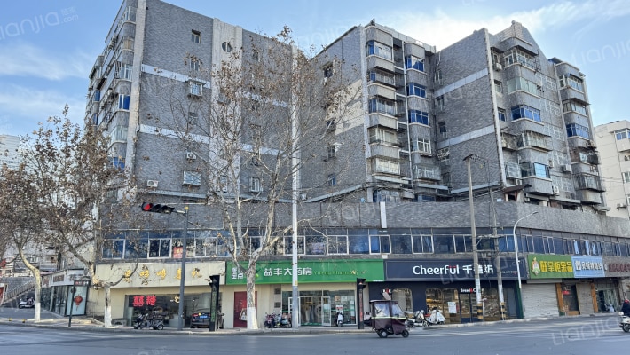 青年路69号院外景图