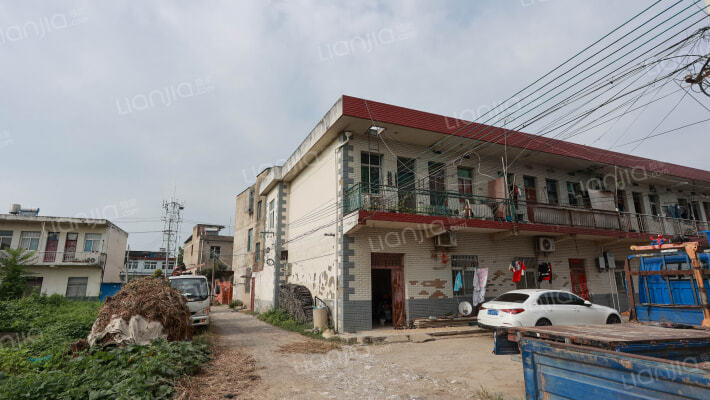 龙泉东路县体育场家属院外景图