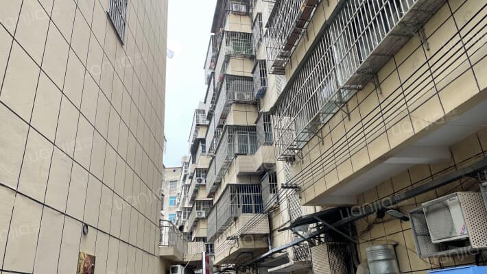 家俱厂小区外景图