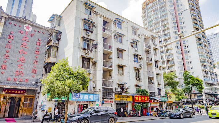 江汉北路155到157号外景图