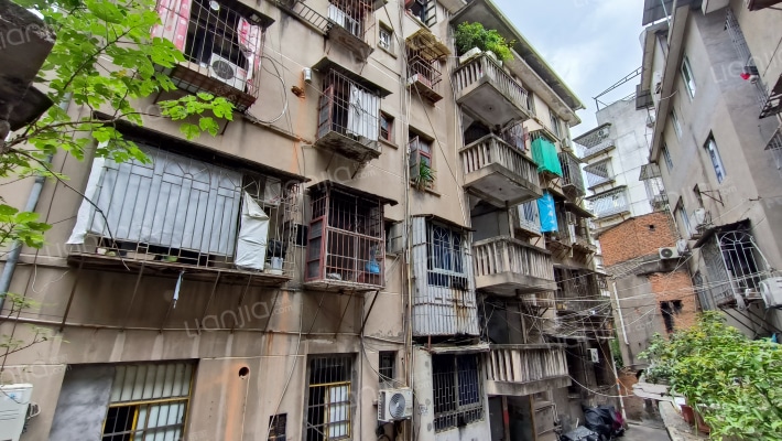 省粮油物资单位宿舍外景图