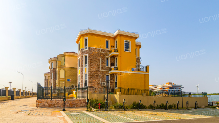 正大金色湖畔外景图