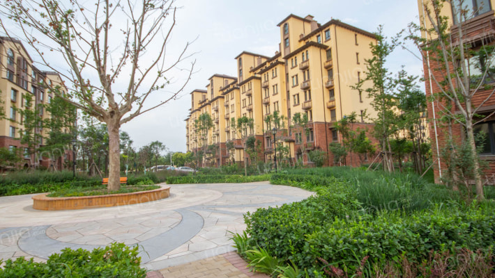 碧湖庭苑外景图