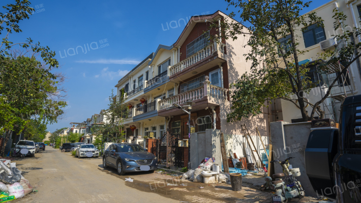 万科新城凌霄苑外景图