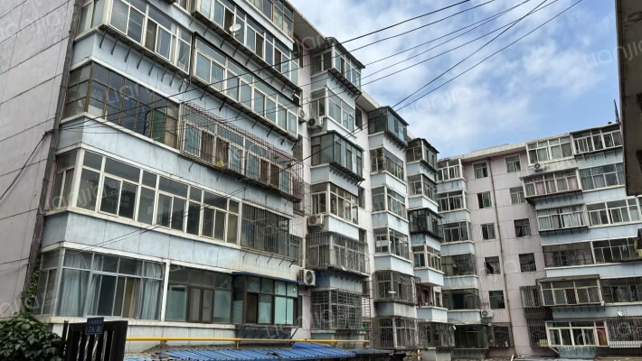 小西湖西街菜市场外景图