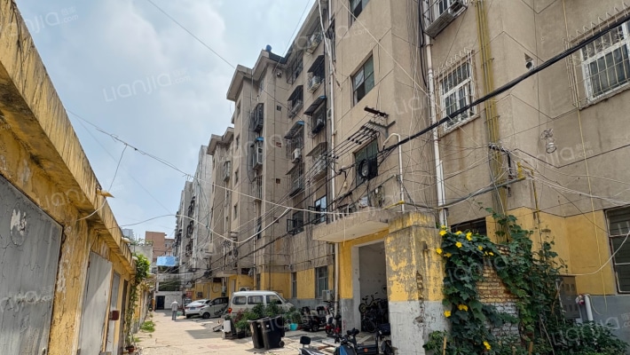 兽药厂家属院外景图