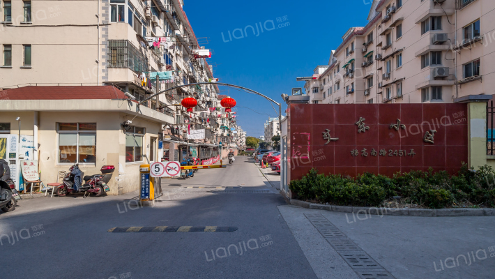 艾东小区外景图