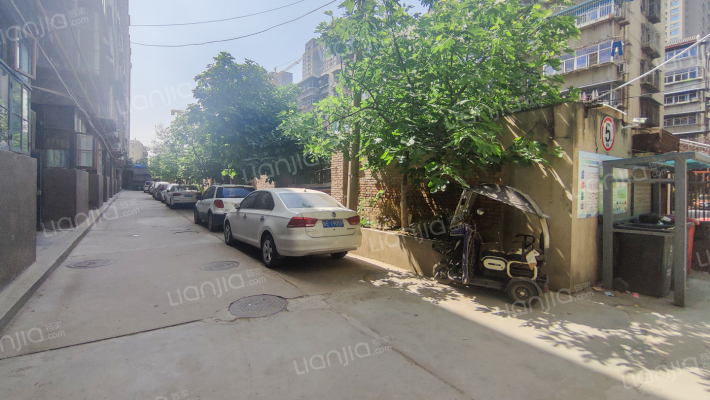 台板厂家属院外景图