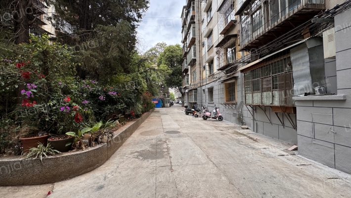 云南省农业机械研究所生活区外景图