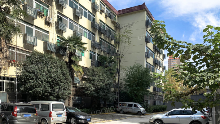 房改局家属楼外景图