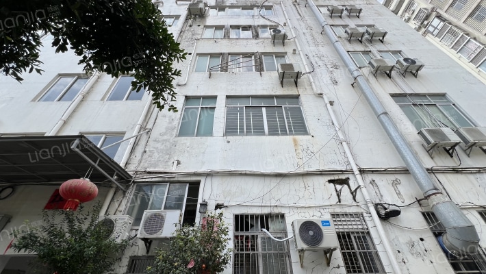 信业大厦临街商铺外景图