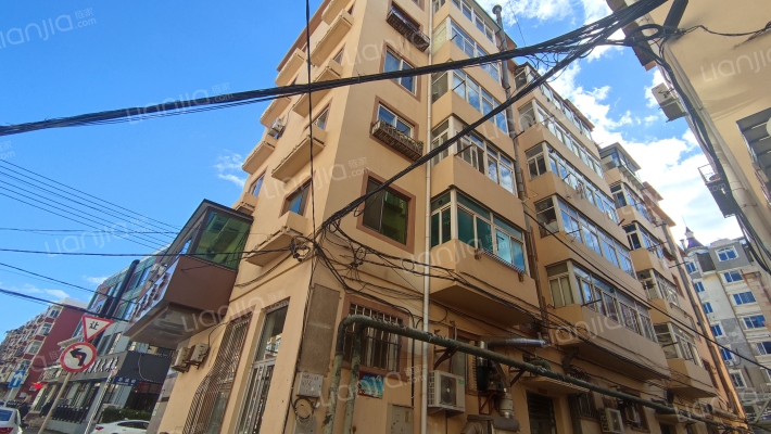 忠诚街38号外景图