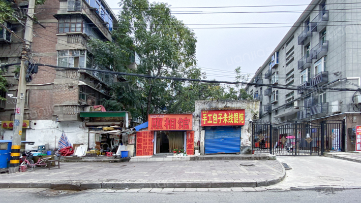 锅炉总厂家属院外景图