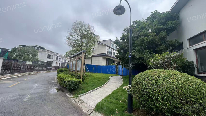 碧云山荘外景图