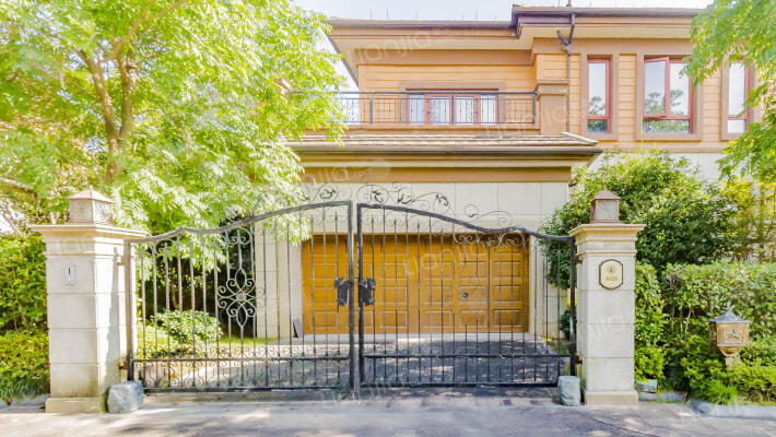 亚隆它山郡二期外景图