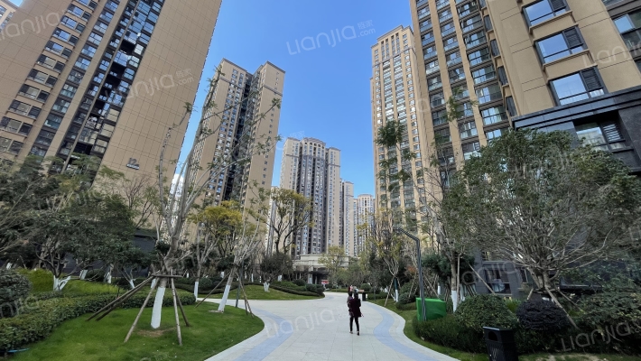 俊发彩云城星湾外景图