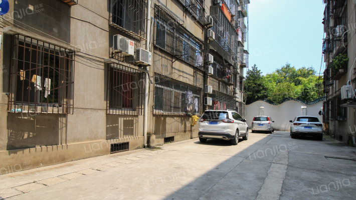 隆中家属院外景图