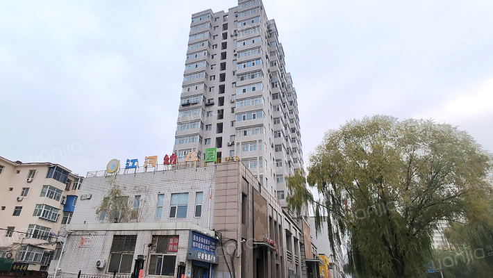 银苑大厦外景图