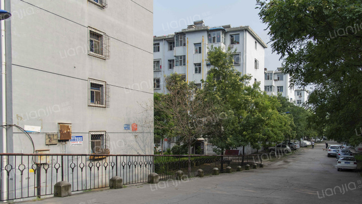 西山矿务局河南三巷外景图