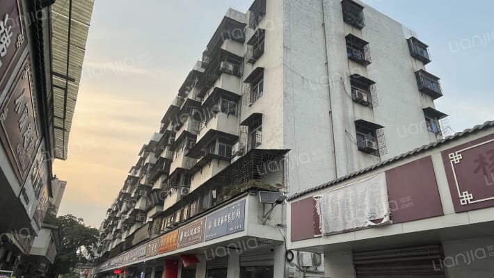 城南小学宿楼外景图