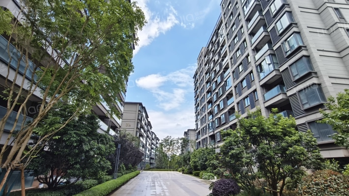 阳光城滇池半山外景图