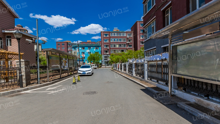 富豪花园别墅区外景图