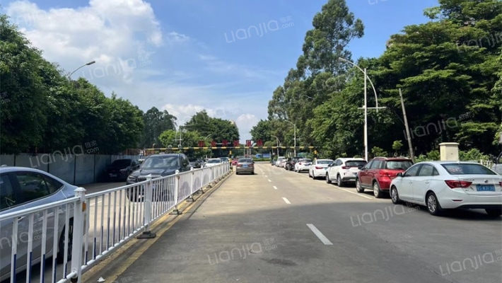 新里城西城道外景图