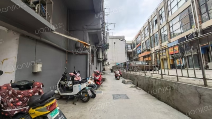 解放路30栋外景图